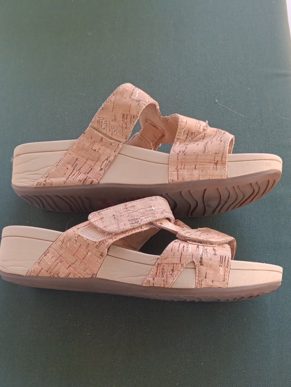 Vionic Women’s Cork-Pattern Slide Sandals in Light Tan - Picture 3 of 7